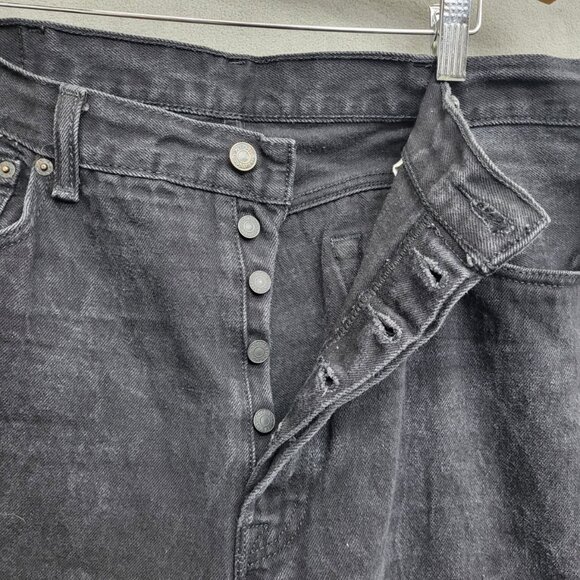 Levis 501 Jeans Mens 38x34 Black Denim Tapered Dark Wash Button Fly Black Label - Picture 3 of 11
